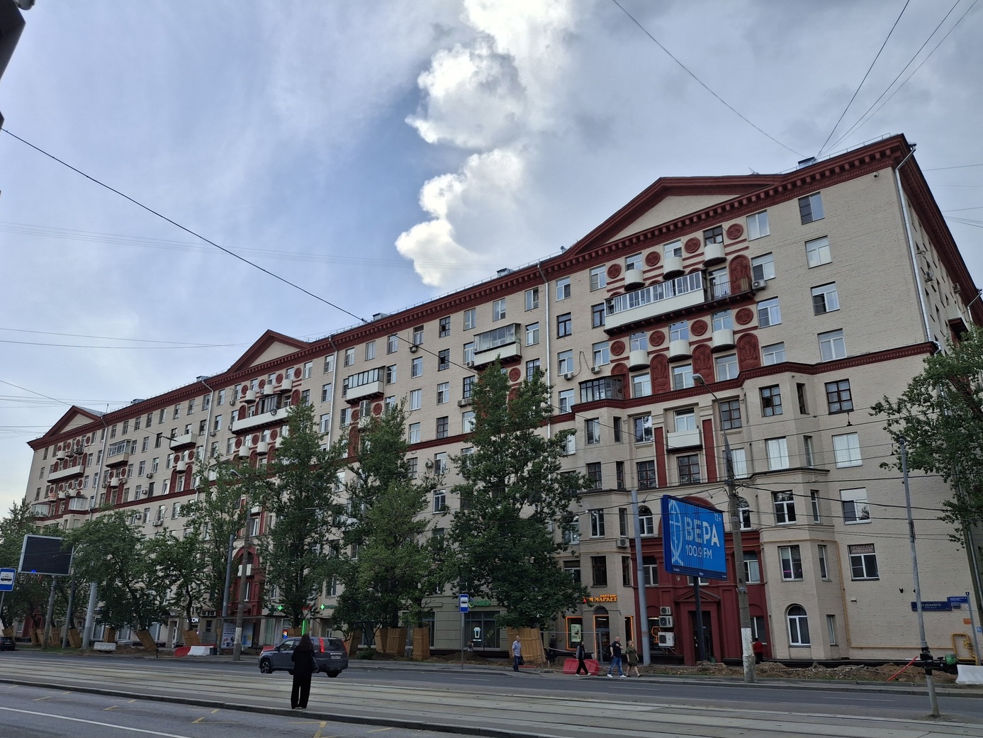 Москва, Проспект Будённого, 30 / 5-я улица Соколиной Горы, 8