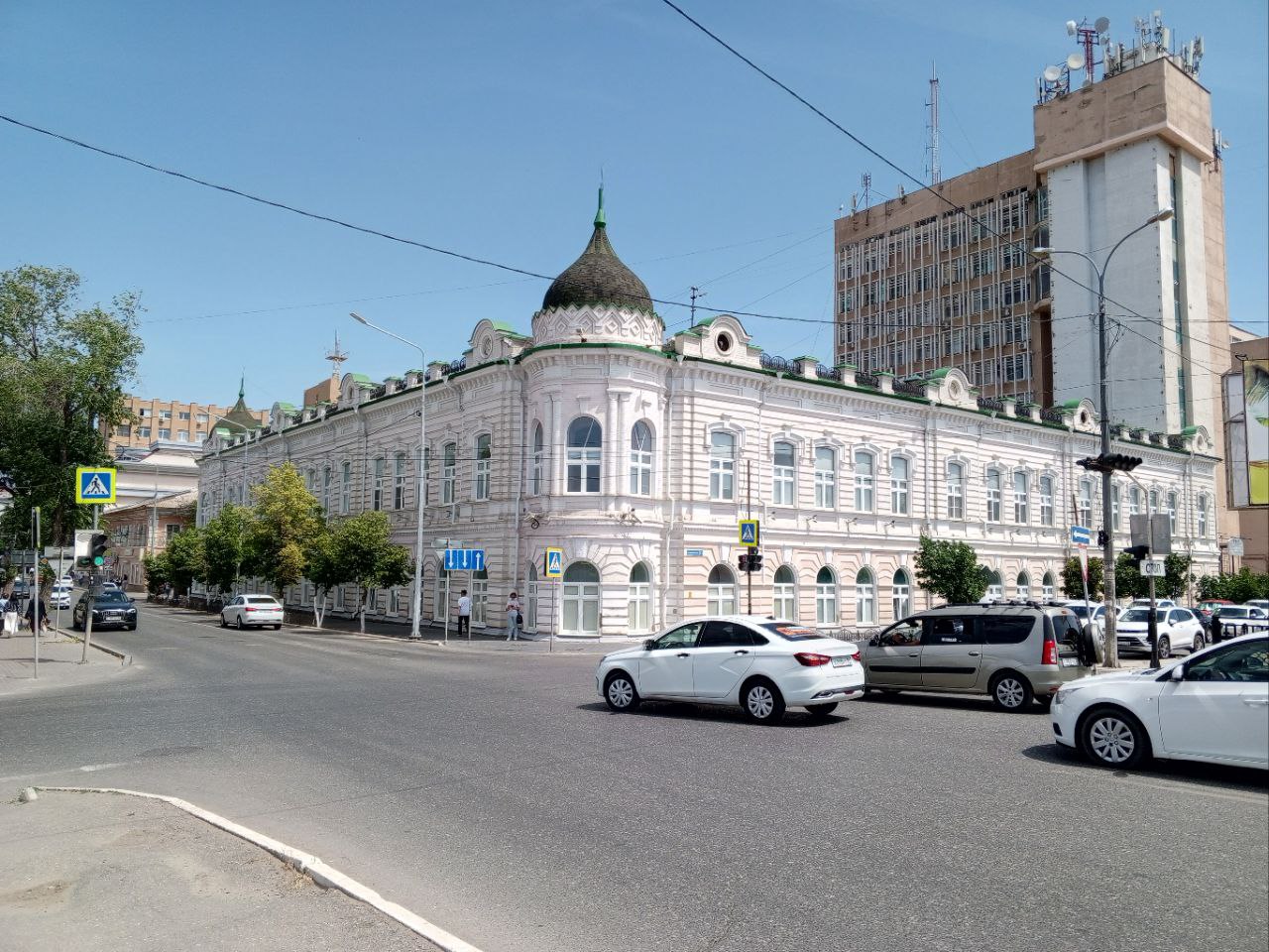 Астрахань, Набережная 1 Мая, 73