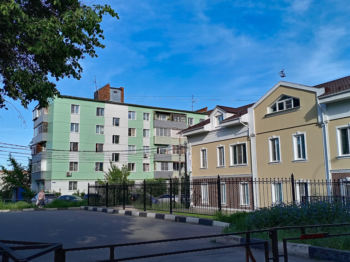 Домодедово, Улица Корнеева, 24; Школьный проезд, 1