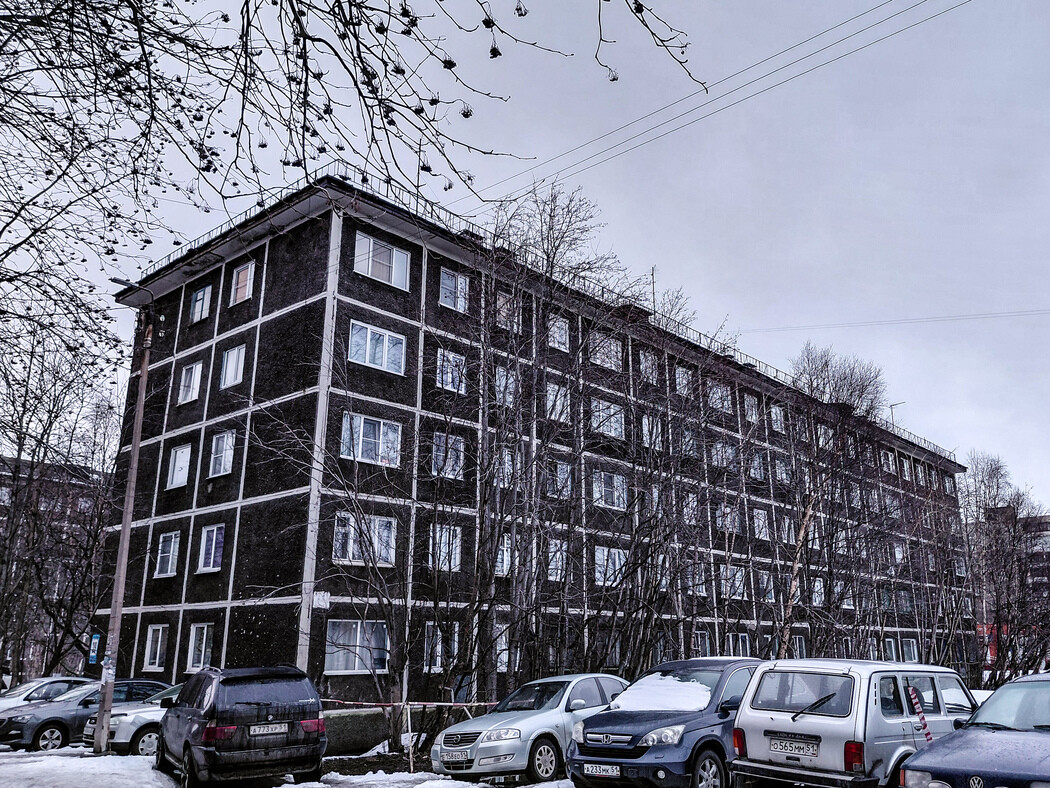 Мурманск, Улица Алексея Хлобыстова, 39