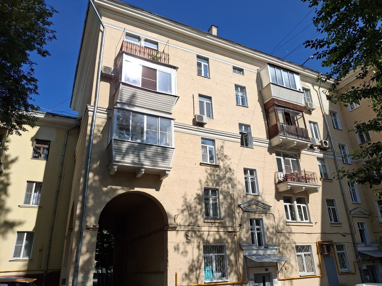 Moskau, 4-я Парковая улица, 9 / Заводской проезд, 21