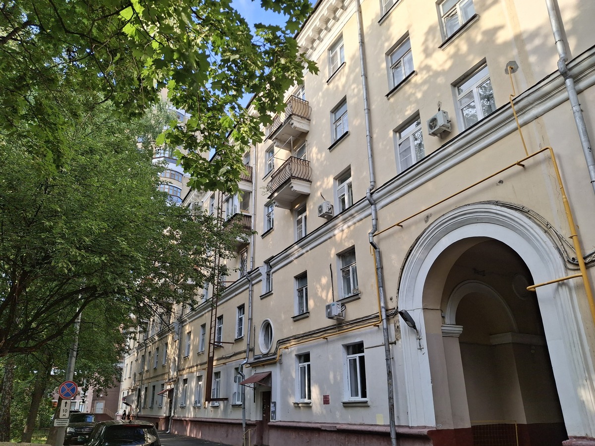 Moscow, 13-я Парковая улица, 11