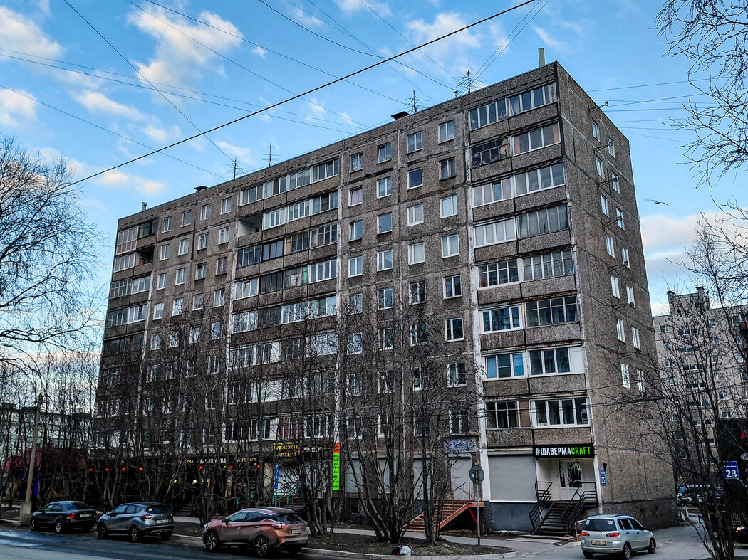 Мурманск, Улица Академика Книповича, 25
