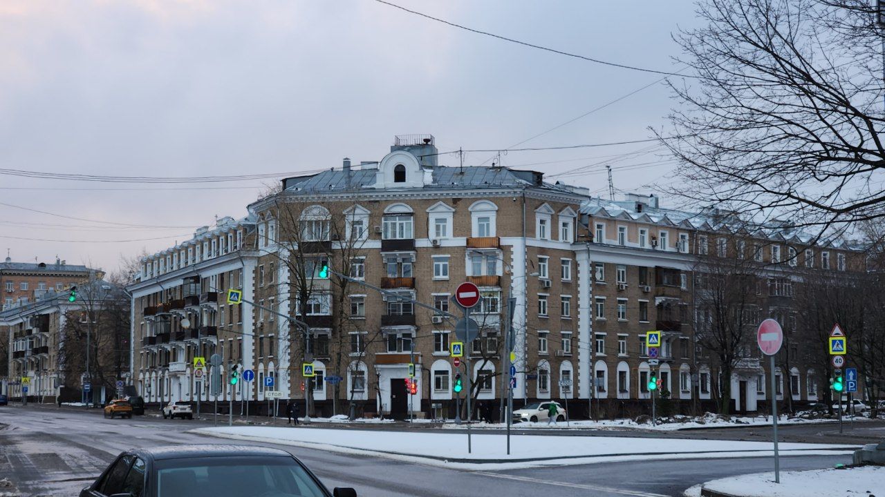 Москва, Улица Луиджи Лонго, 6 / Новопесчаная улица, 11