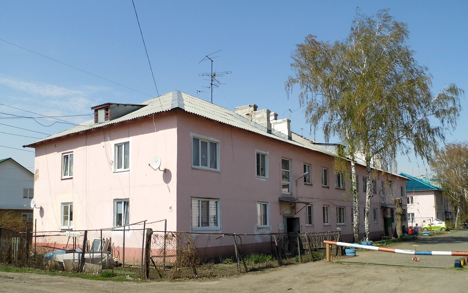 Омск, Днепровская улица, 44