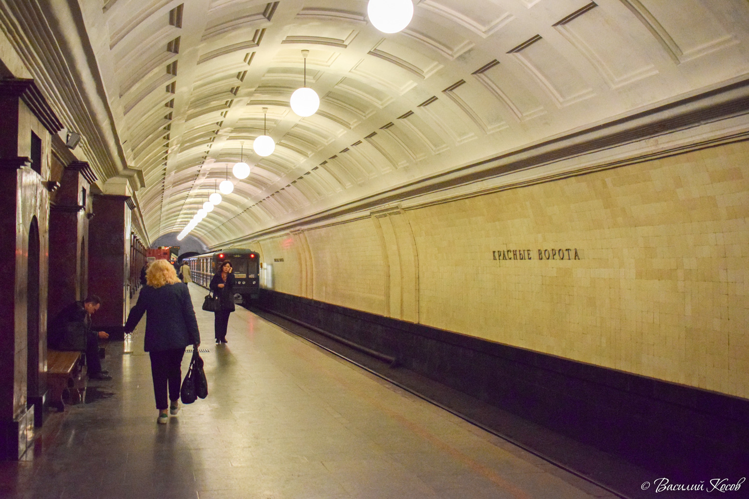 Moscó, Сокольническая линия Московского метрополитена, станция метро «Красные ворота»