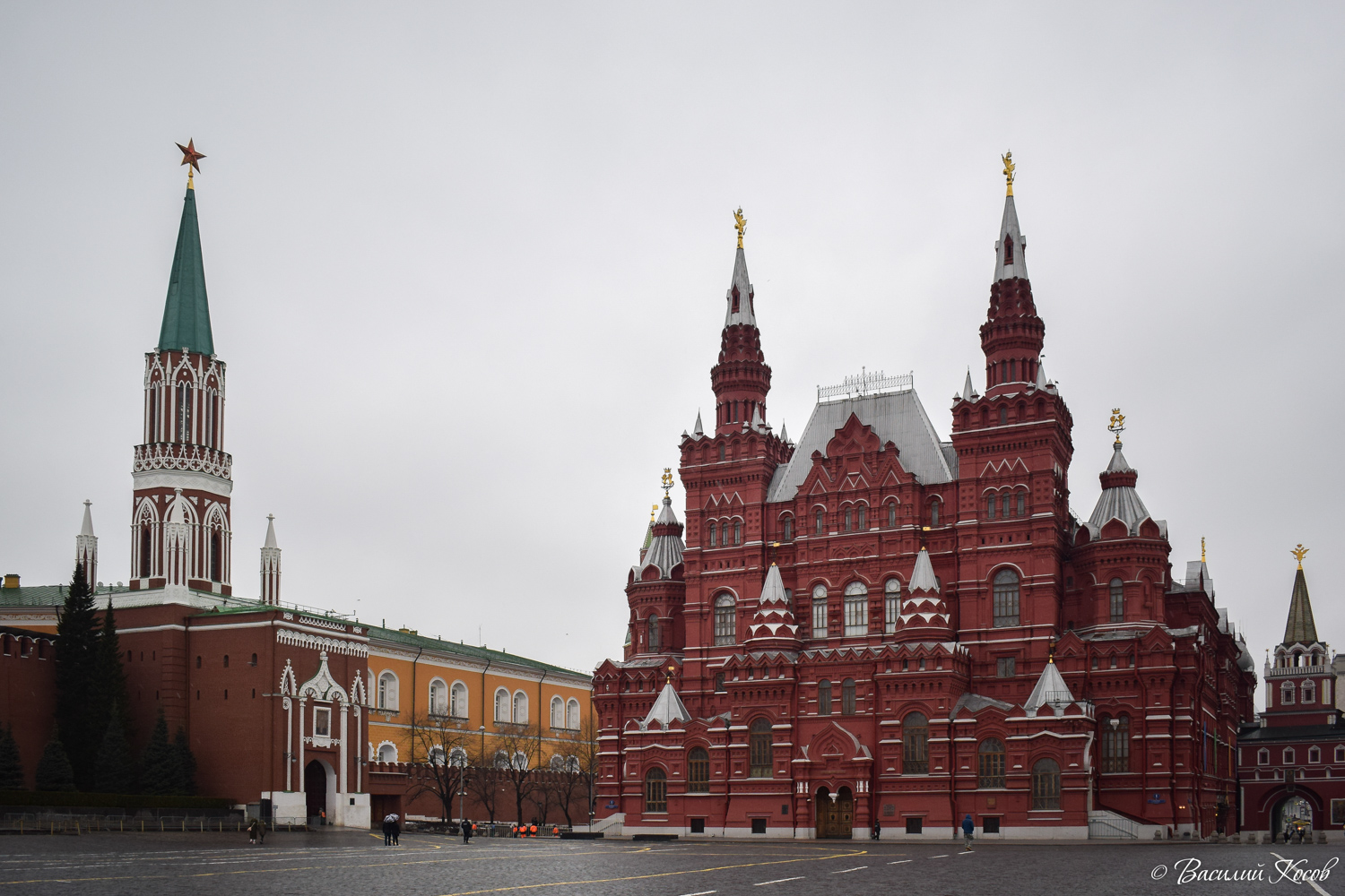 Москва, Кремль, Никольская башня; Красная площадь, 1/2