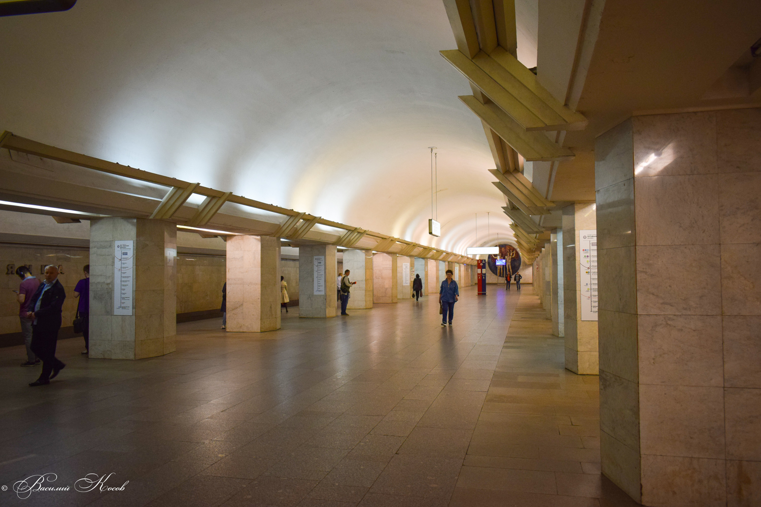 Москва, Серпуховско-Тимирязевская линия Московского Метрополитена, станция метро «Полянка»