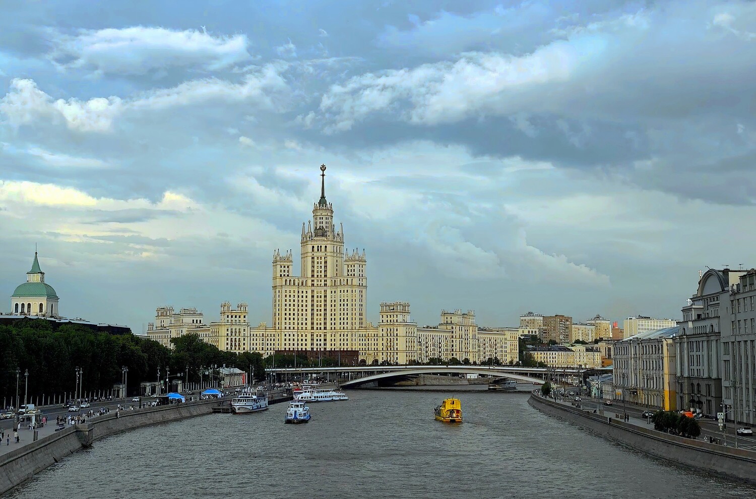 Moskwa, Котельническая набережная, 1/15; Садовнический проезд, Большой Устьинский мост