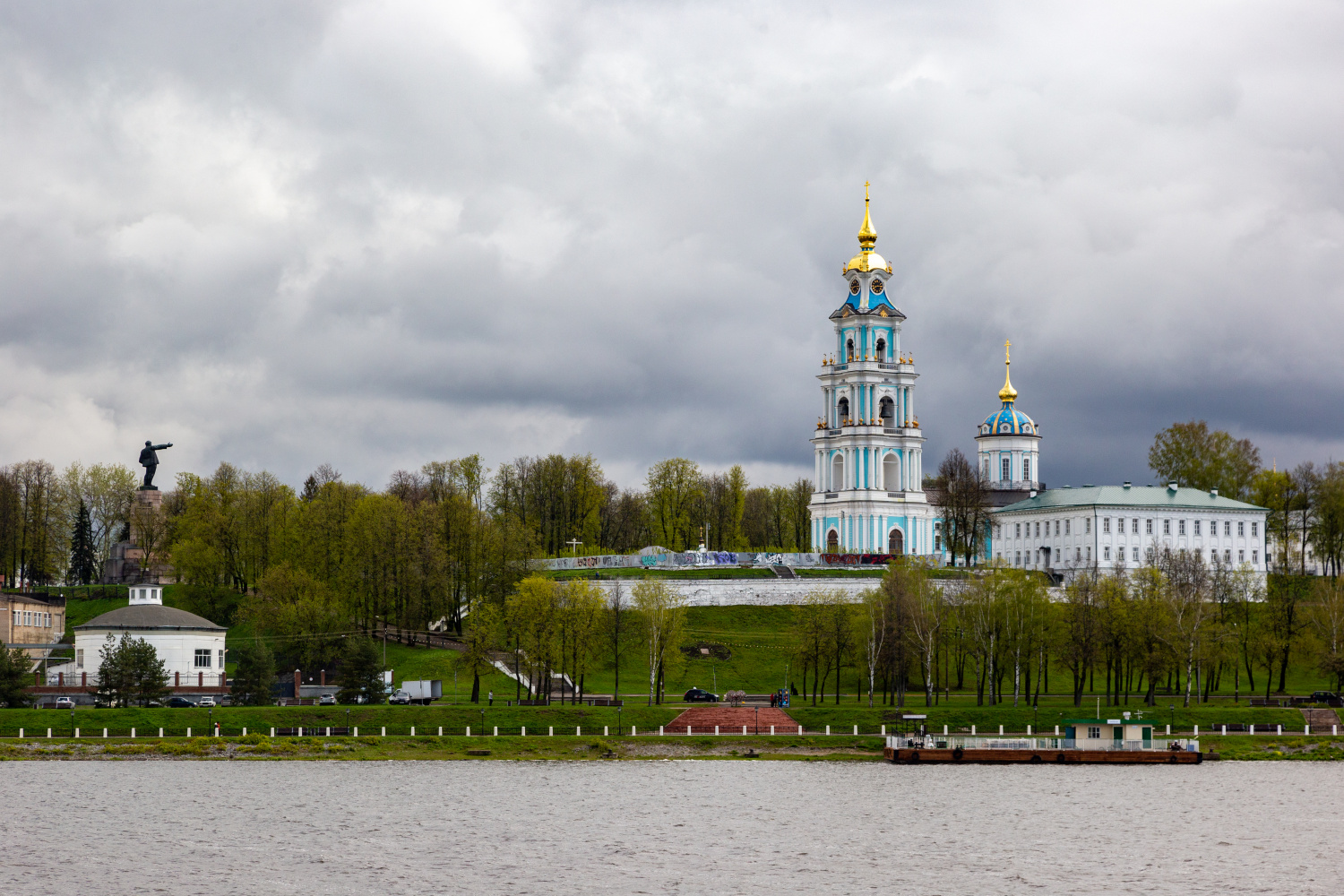 Кострома, Улица 1 Мая, 2*; Улица Чайковского, 10