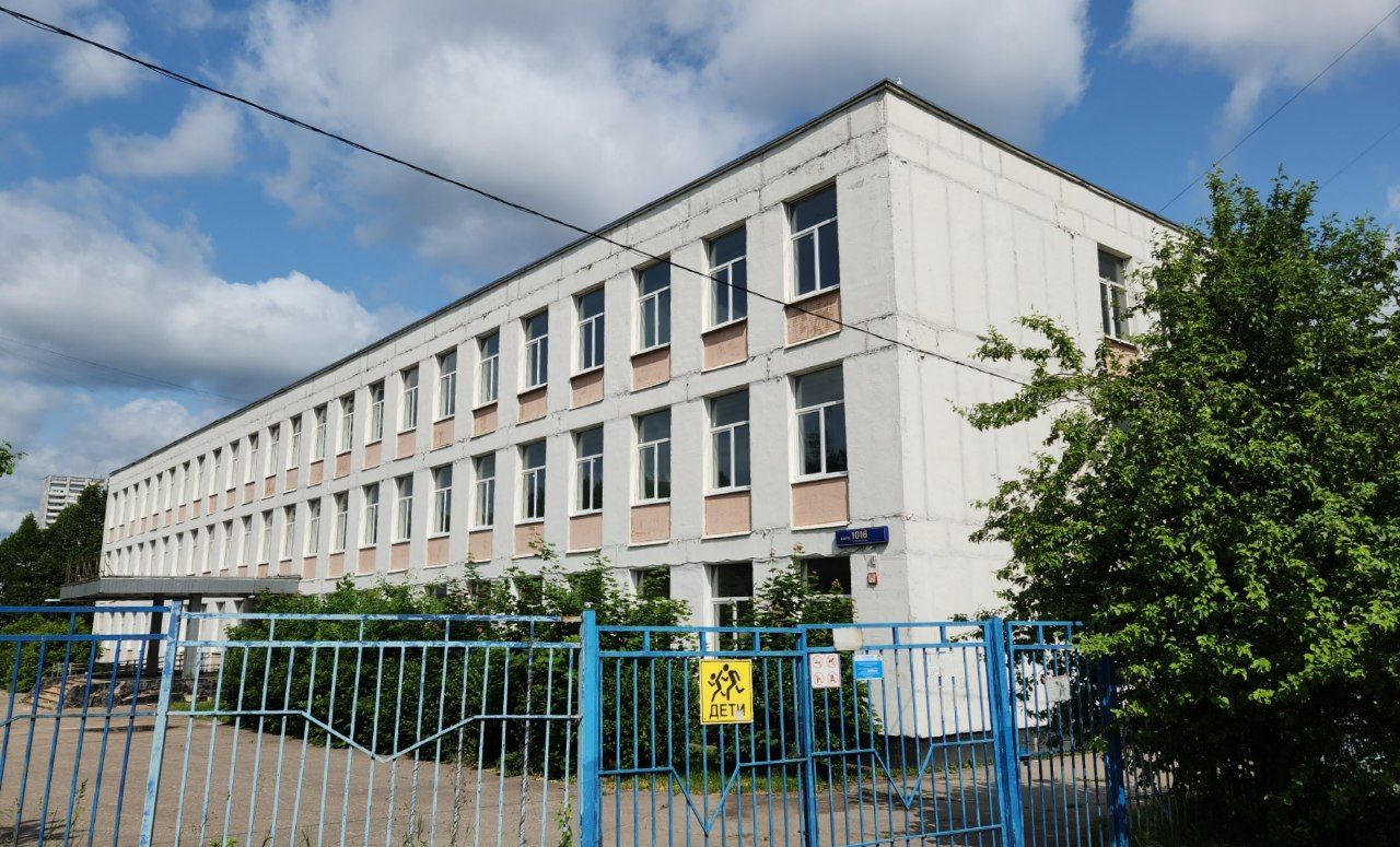 Зеленоград, 10-й микрорайон, корп. 1016