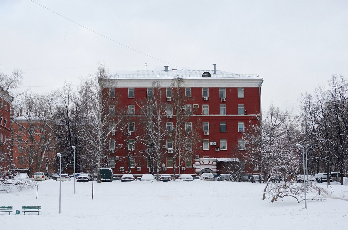 Москва, Улица Кржижановского, 24 / Новочерёмушкинская улица, 35 корп. 4