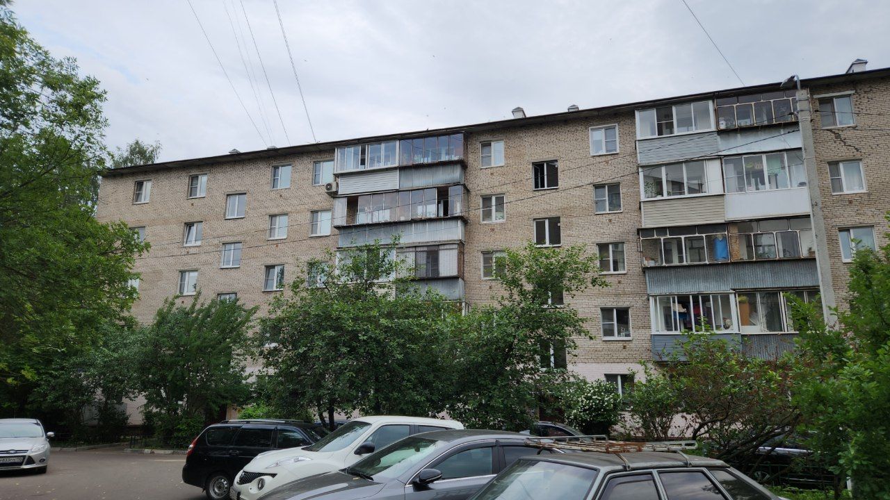 Dedovsk, Улица Космонавта Комарова, 14