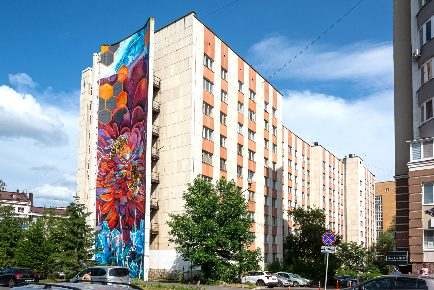 Уфа, Улица Пушкина, 114. Монументальное искусство (мозаики, росписи, барельефы, сграфито)