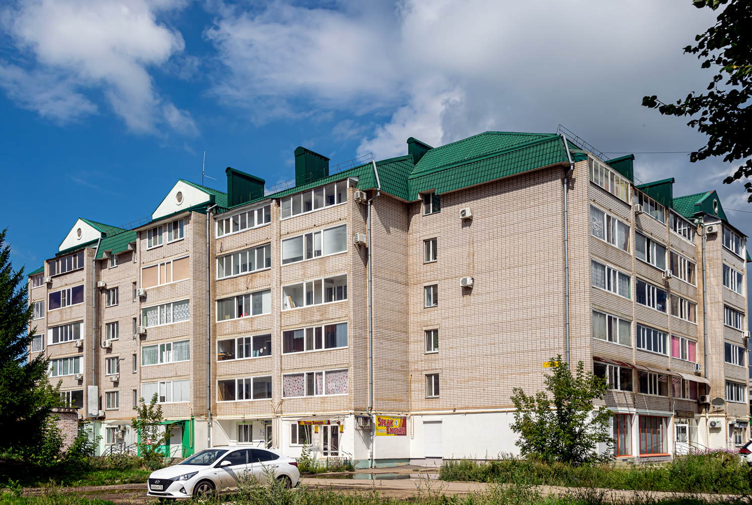 Oktyabrski, Улица Губкина, 4