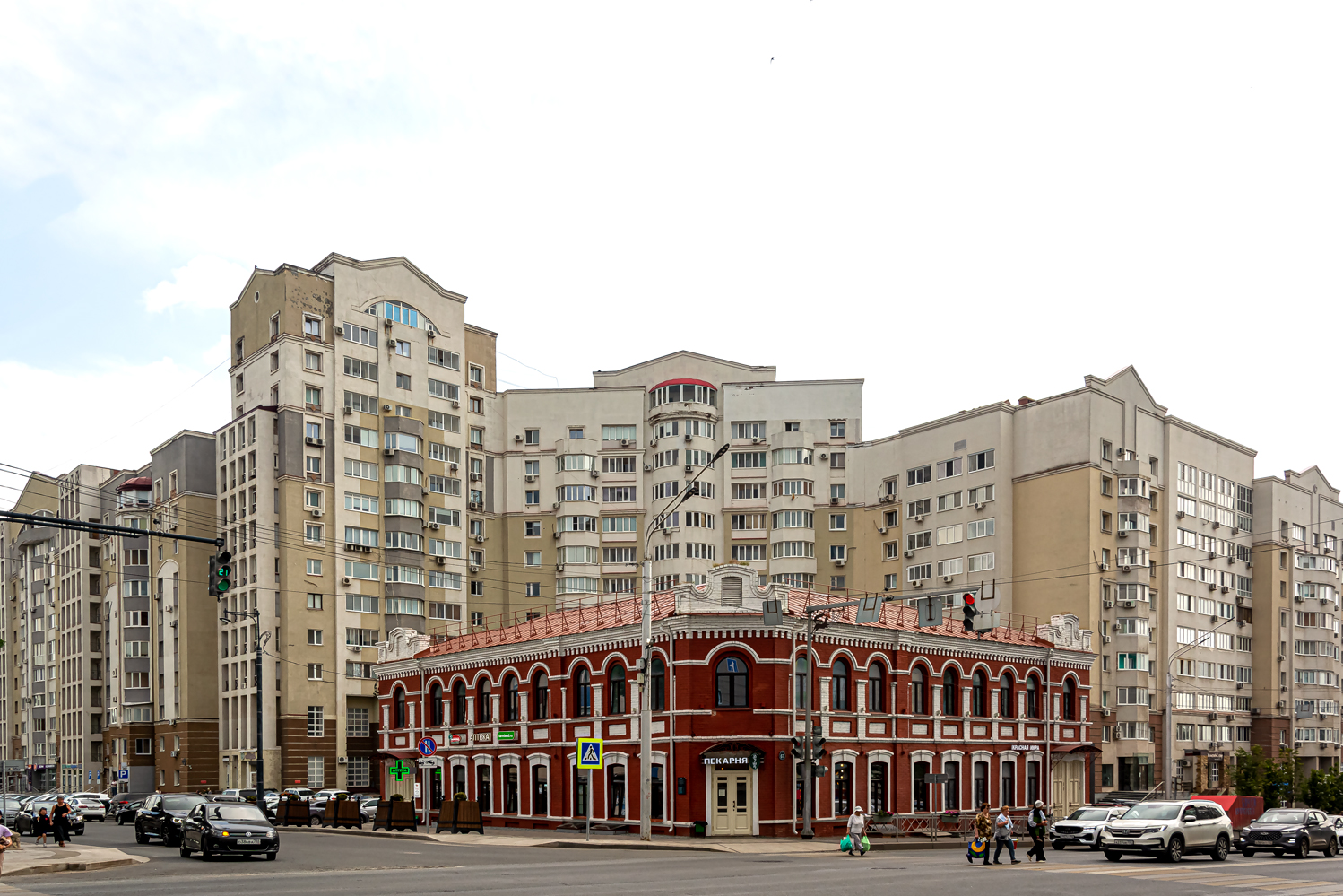 Уфа, Новомостовая улица, 8; Улица Заки Валиди, 67