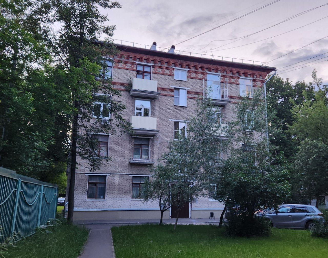Москва, Охотничья улица, 10/12 корп. 2