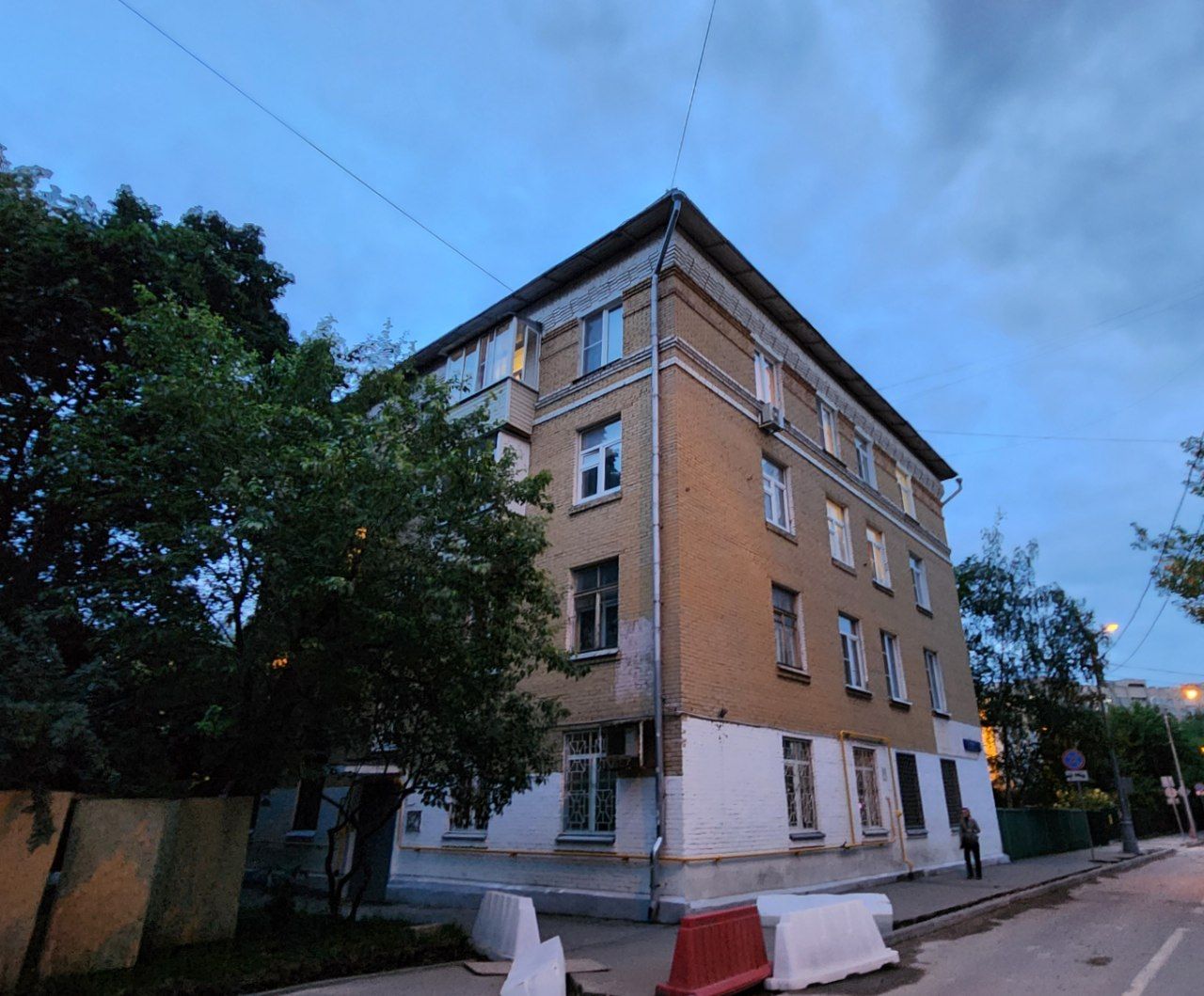 Москва, Егерская улица, 10
