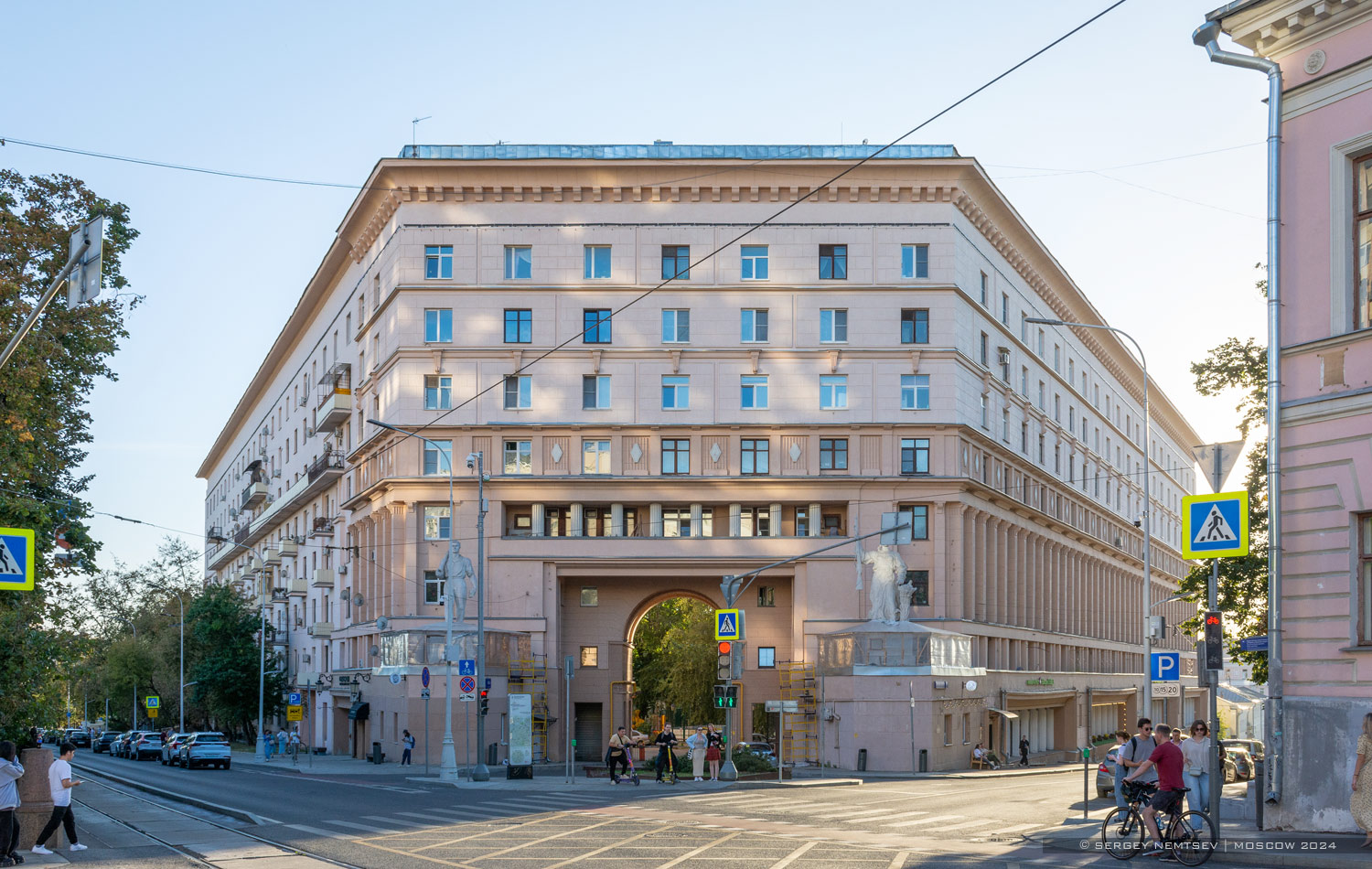 Москва, Подколокольный переулок, 16 / Яузский бульвар, 2 стр. 2