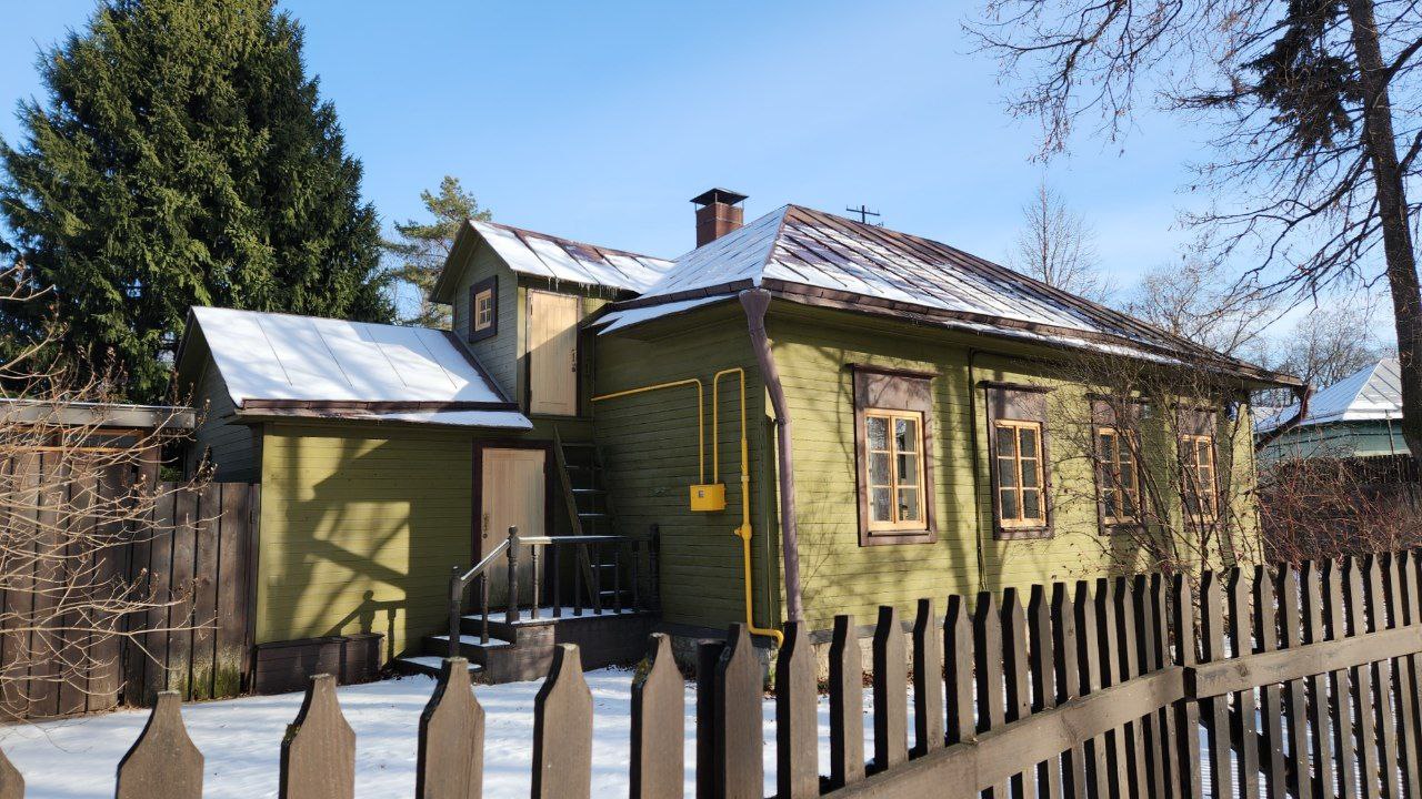 Москва, Улица Поленова, 10