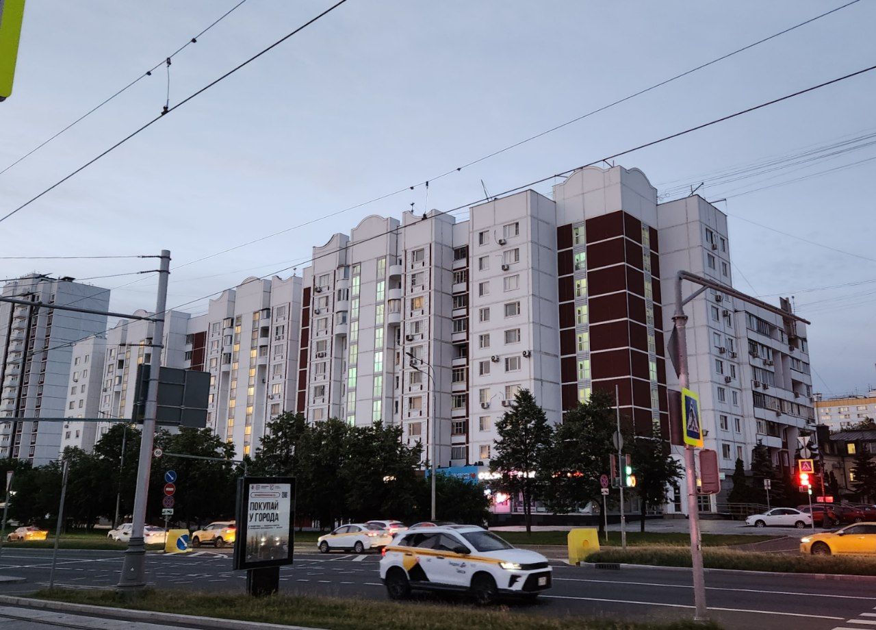 Moskau, Улица Сергия Радонежского, 8; Улица Сергия Радонежского, 6 (подъезды 2–3); Улица Сергия Радонежского, 6 (подъезд 1)