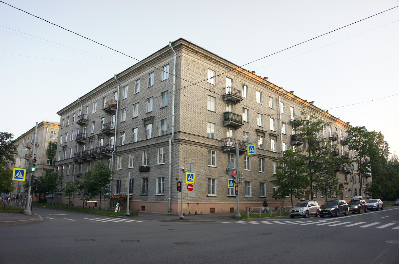 Санкт-Петербург, Школьная улица, 8