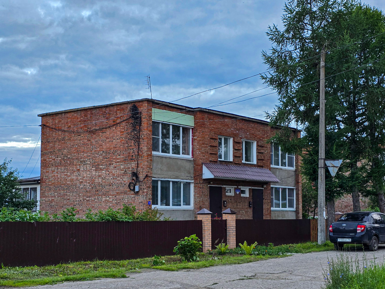 Глазовский район, прочие н.п., с. Октябрьский, Советская улица, 1