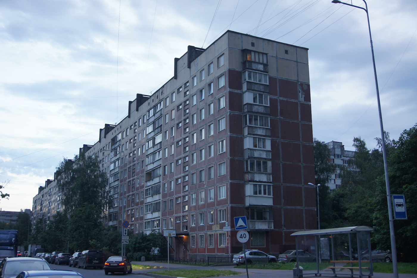 Sankt Petersburg, Поэтический бульвар, 21 / Улица Руднева, 10