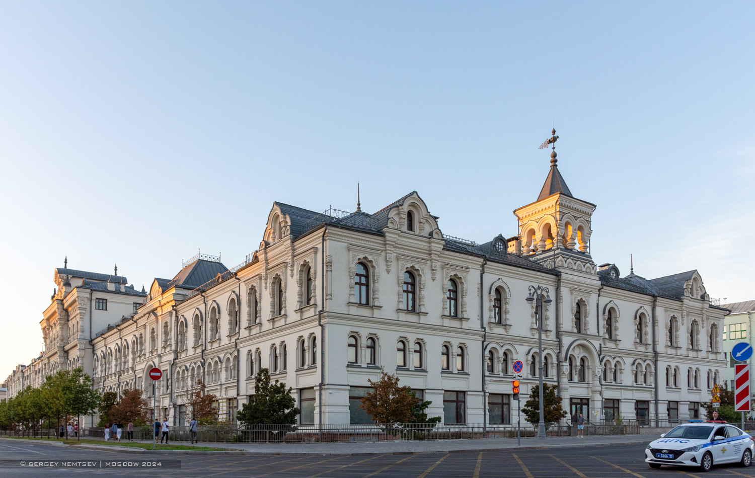 Москва, Новая площадь, 3 / Лубянский проезд, 4