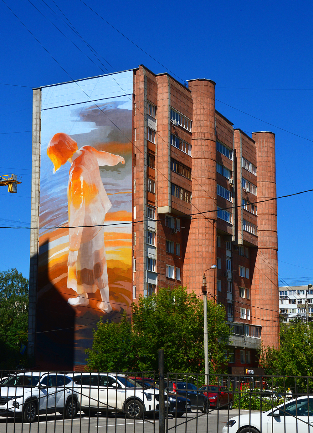 Пермь, Улица Николая Островского, 49. Монументальное искусство (мозаики, росписи, барельефы, сграфито)