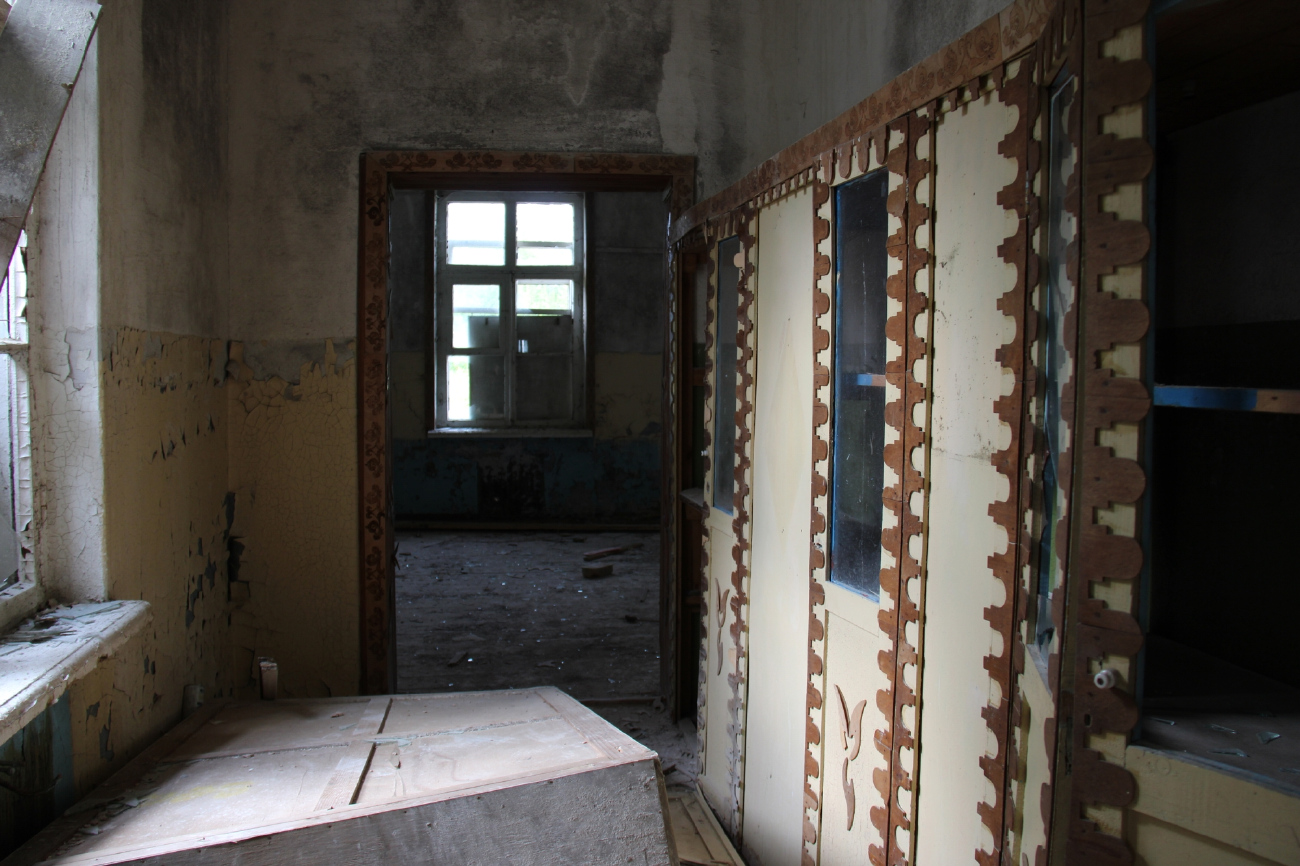 Смолевичский район, прочие н.п., Петровичи, Центральная улица, 5. Монументальное искусство (мозаики, росписи, барельефы, сграфито)