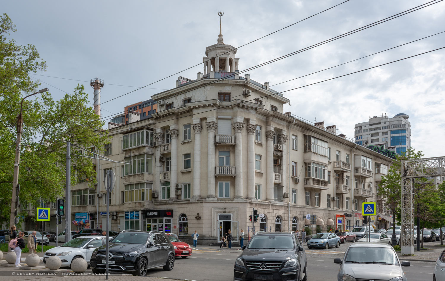 Новороссийск, Улица Мира, 29 / улица Губернского, 22 / Улица Новороссийской Республики, 6