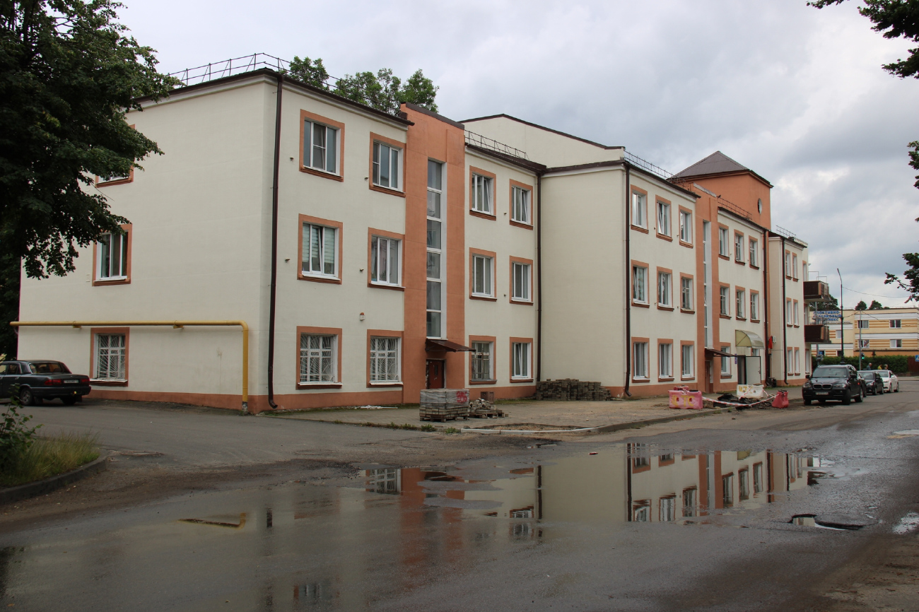 Борисов, Проспект Революции, 12 / Ленинская улица, 37