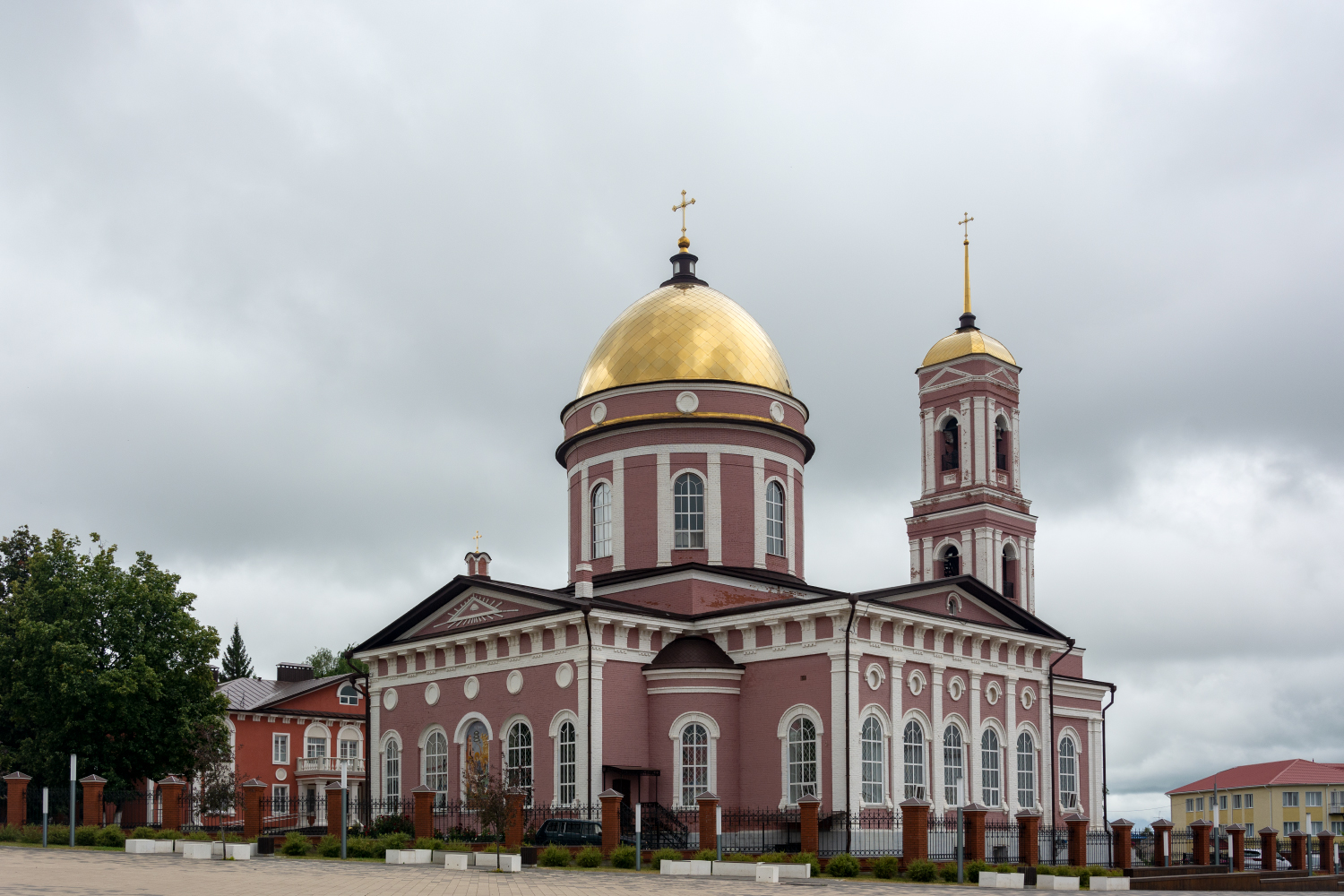 Бирск, Октябрьская площадь, 6