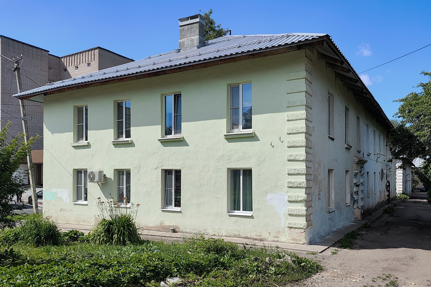 Великий Новгород, Тихвинская улица, 14 Великий Новгород, Тихвинская улица, 14
