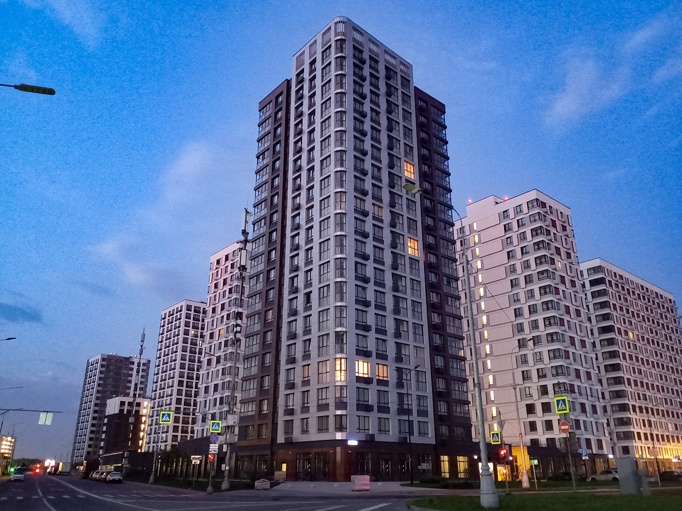 Поселение Сосенское, проспект Куприна, 7 корп. 2; проспект Куприна, 7 корп. 1