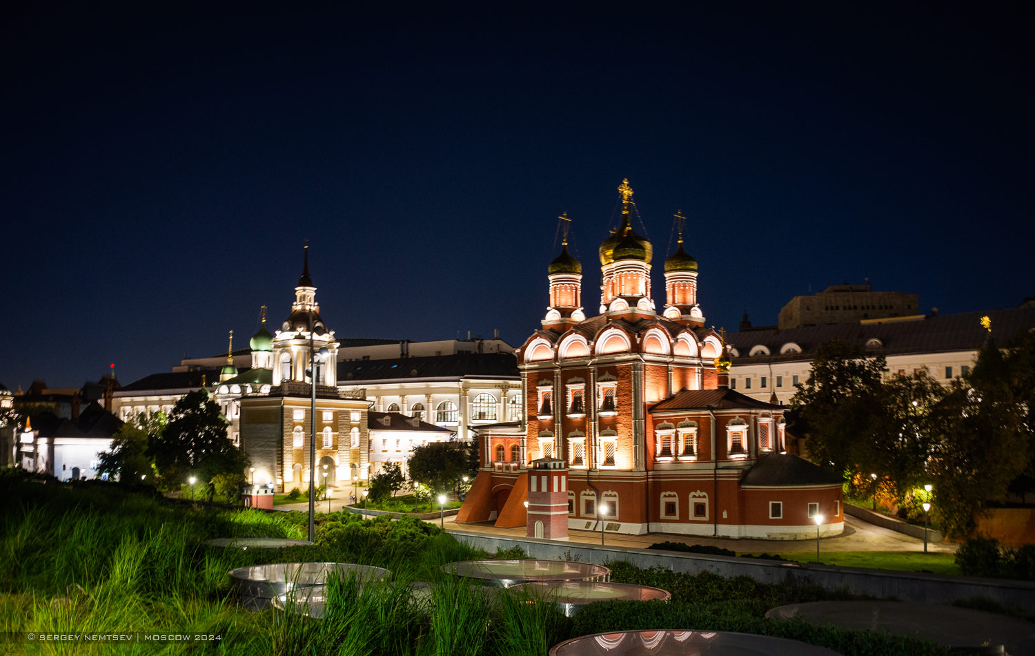 Москва, Улица Варварка, 8 стр. 1; Улица Варварка, 8