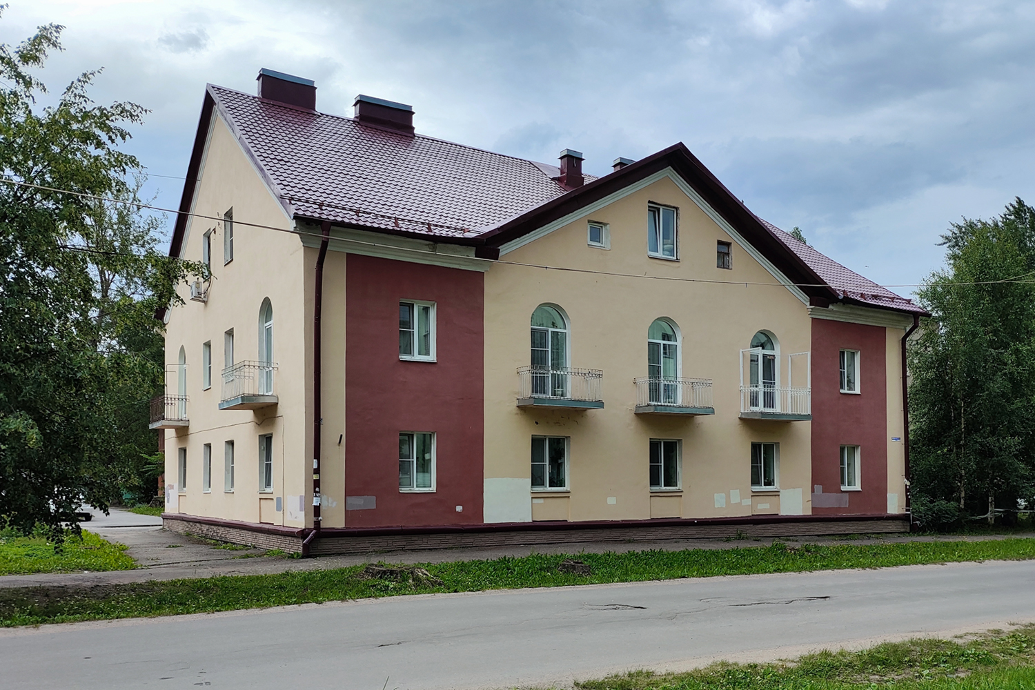 Великий Новгород, Великолукская улица, 12