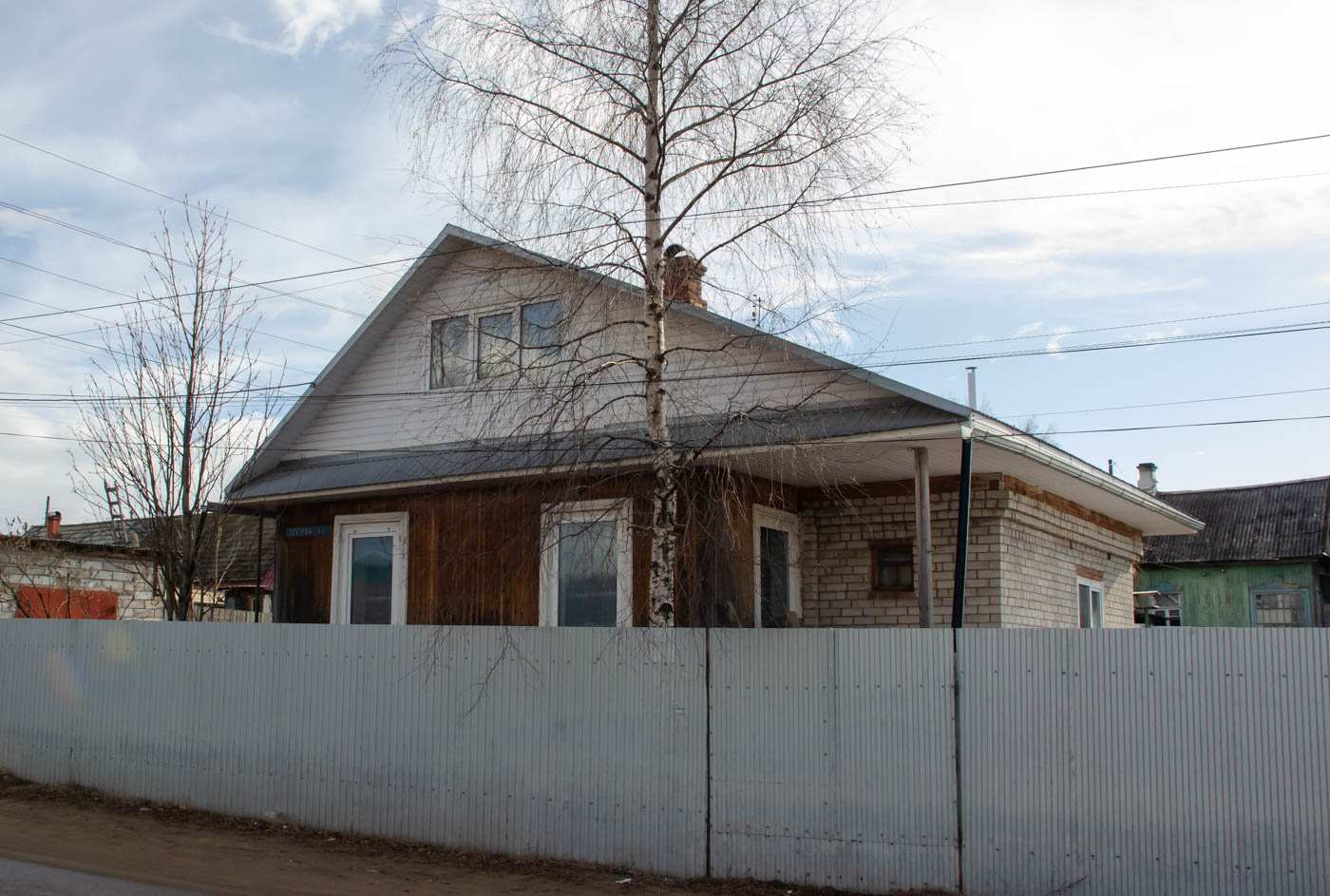 Соликамск, Лесная улица, 67 / Улица Полины Осипенко, 59