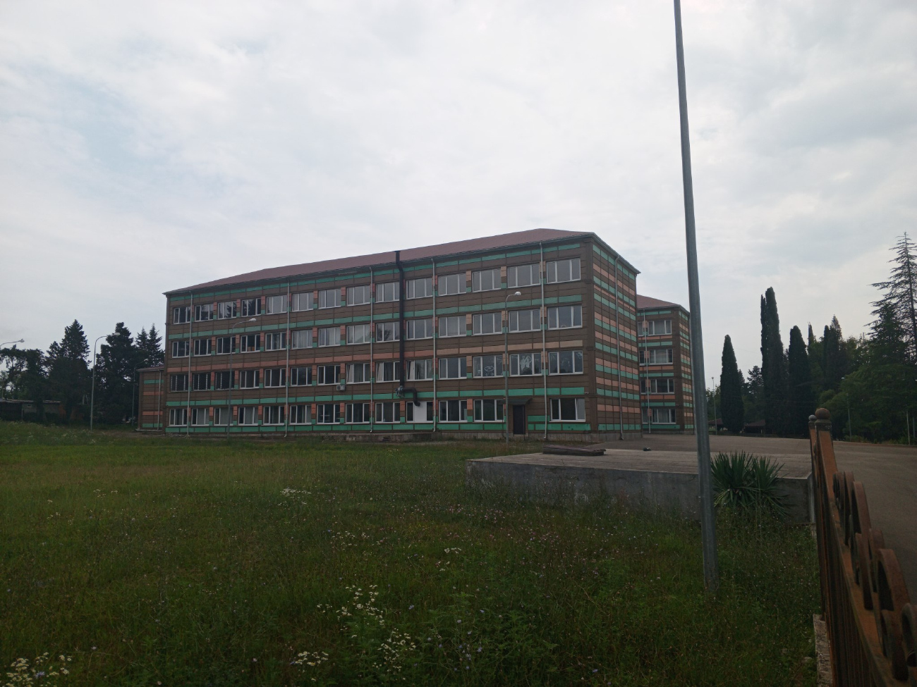 Lyikhnyi, Улица Независимости, 40