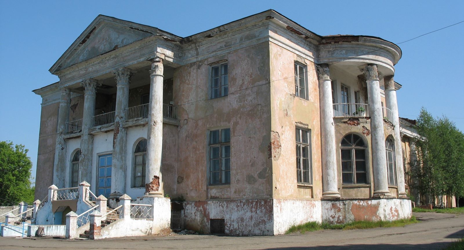 Заволжск, Улица Фрунзе, 1