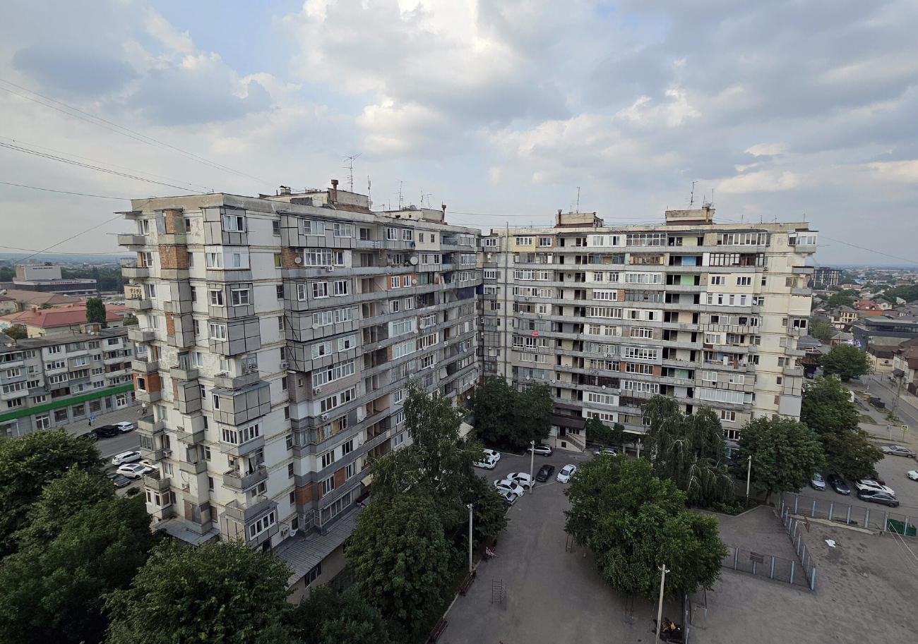 Нальчик, Проспект Шогенцукова, 26; Улица Ногмова, 31