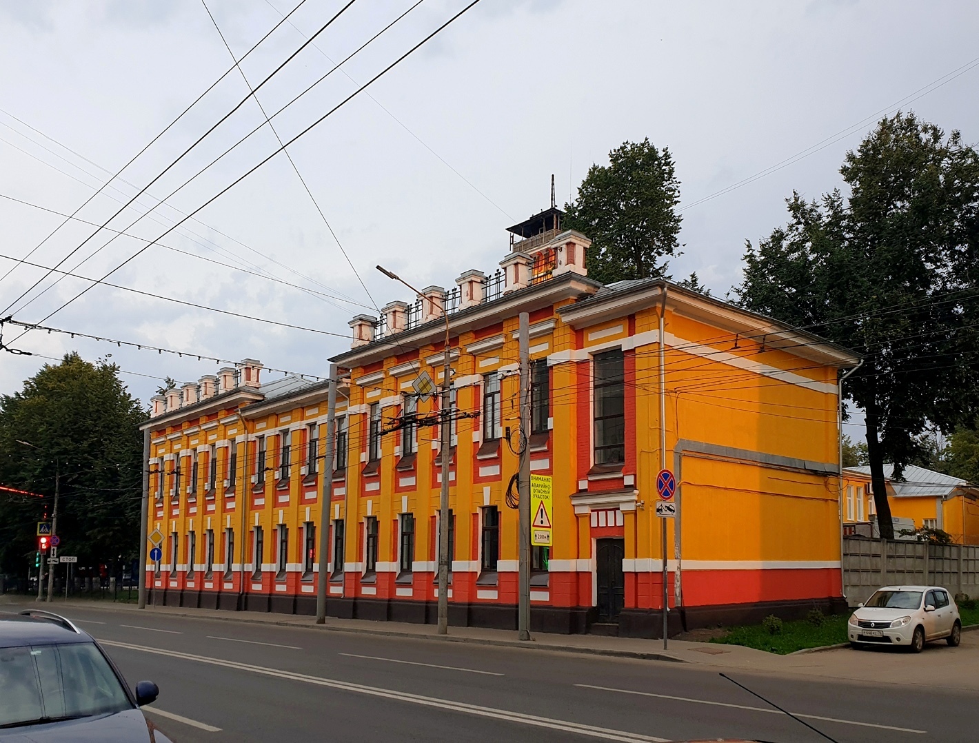 Ярославль, Красная площадь, 8