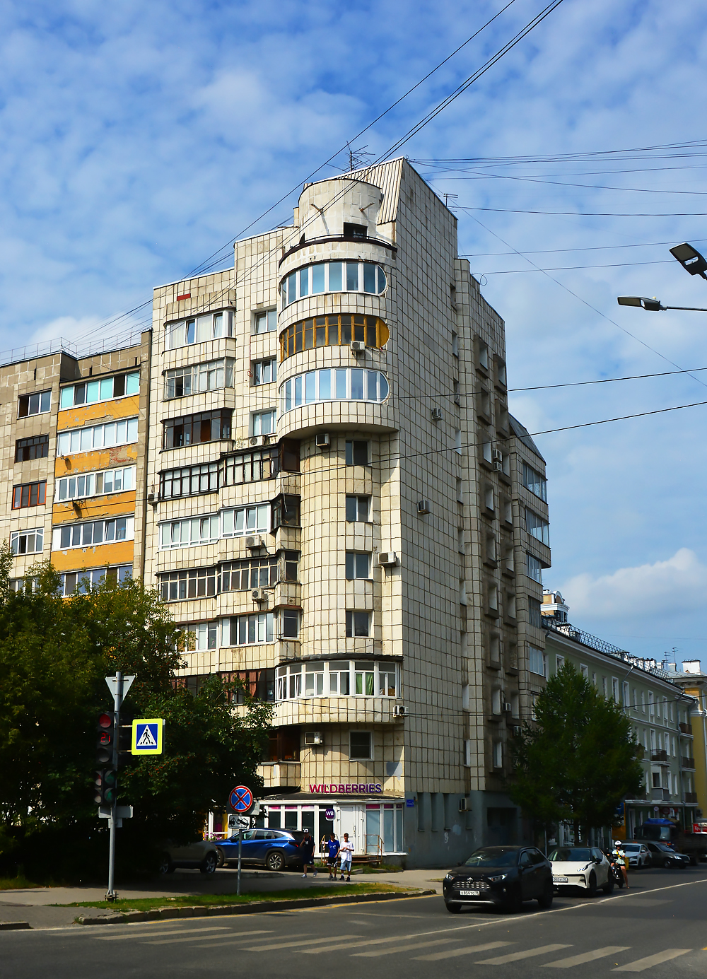 Пермь, Улица Пушкина, 13; Улица 25 Октября, 27