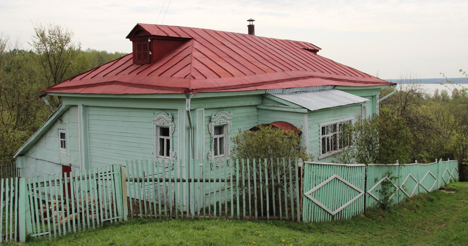 Zavolzhsky district, дер. Порозово, улица Подугорица, 3