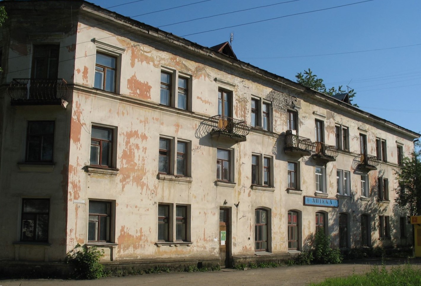Заволжск, Улица Мира, 22 / Улица Фрунзе, 44