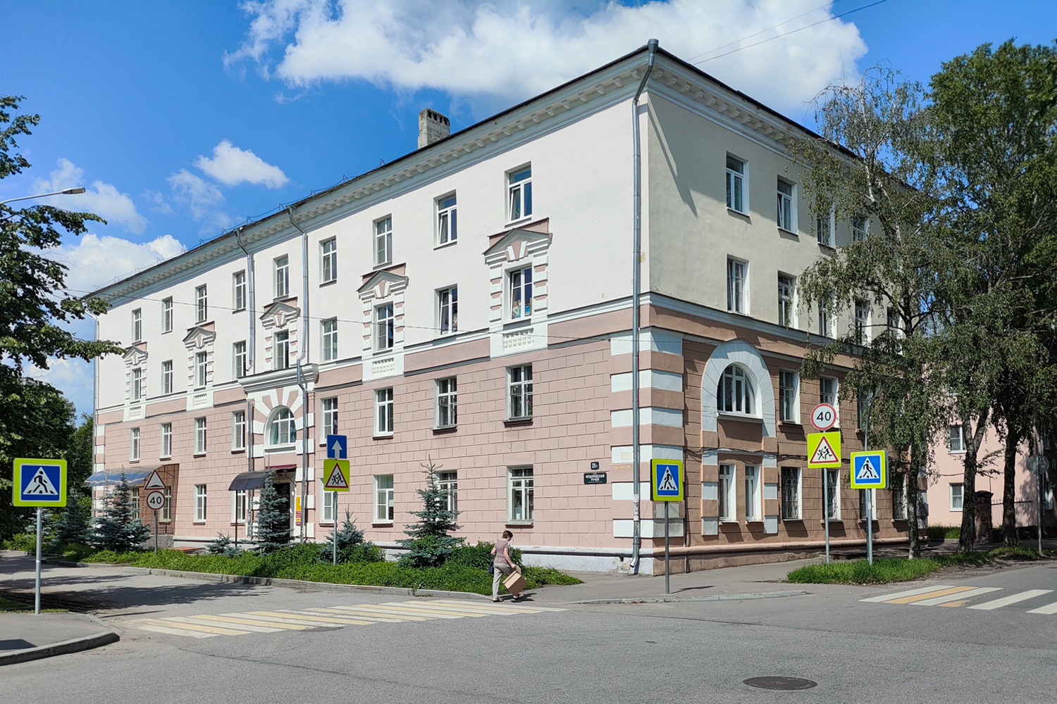 Великий Новгород, Улица Фёдоровский Ручей, 23 / Молотковская улица, 1
