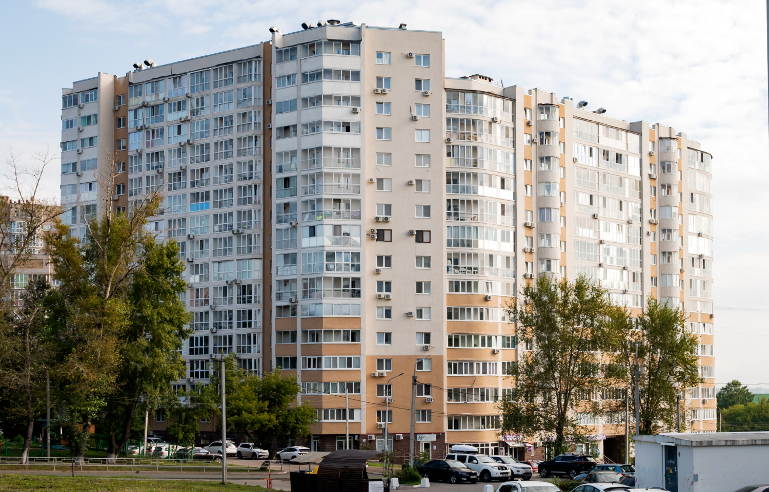 Уфа, Улица Шота Руставели, 9 / Российская улица, 16