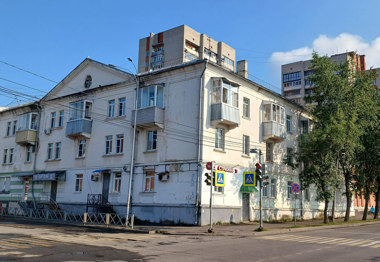 Рыбинск, Улица Чкалова, 65 / Улица Луначарского, 19