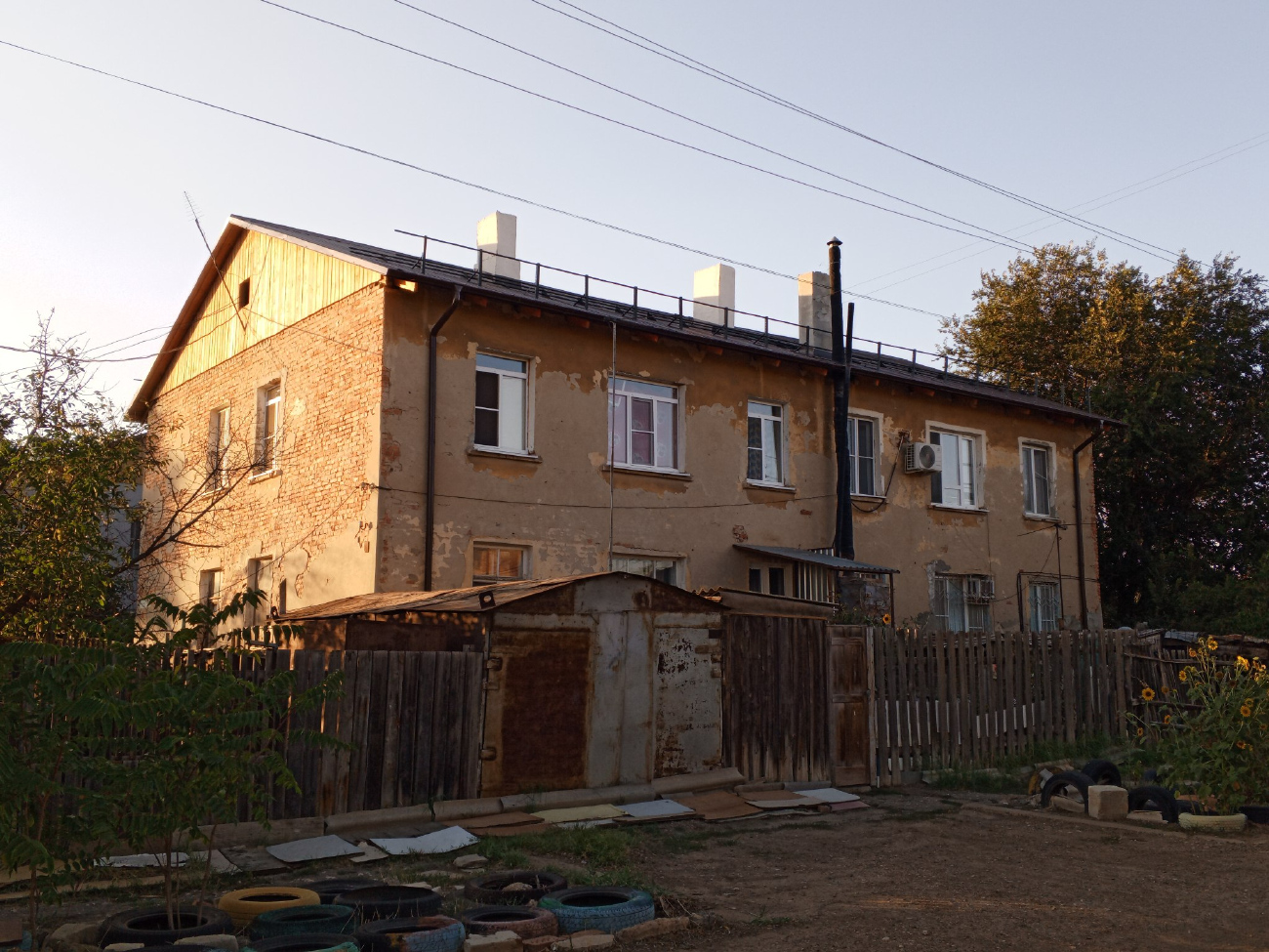 Астрахань, Измаильская улица, 10 / Джамбульская улица, 11